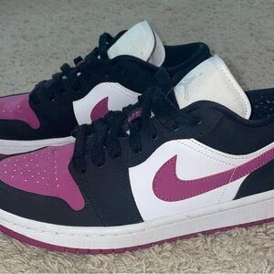 Air Jordans Jordan Retro 1 Low Black Cactus Flower